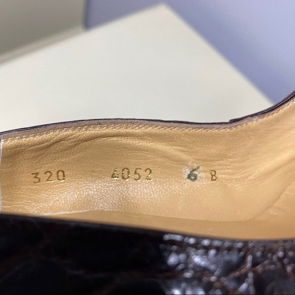 Walter Steiger Alligator Brown Pointed Toe Pumps - Picture 4 of 6